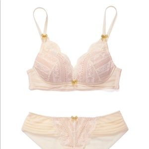 Adore Me Sona Contour Set